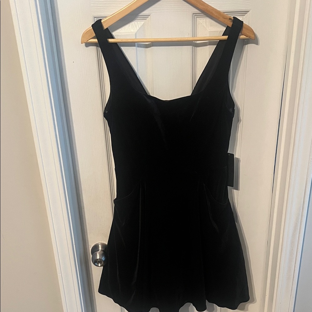 NWT City Vibe Elegant Black Velvet Dress Junior Size 7